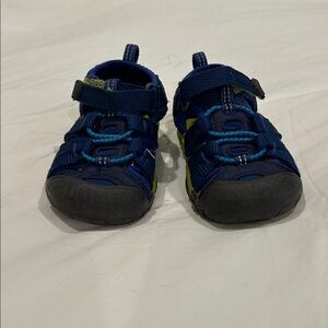 Kids/toddler size 4 blue and green Keen Newport H2 sandals